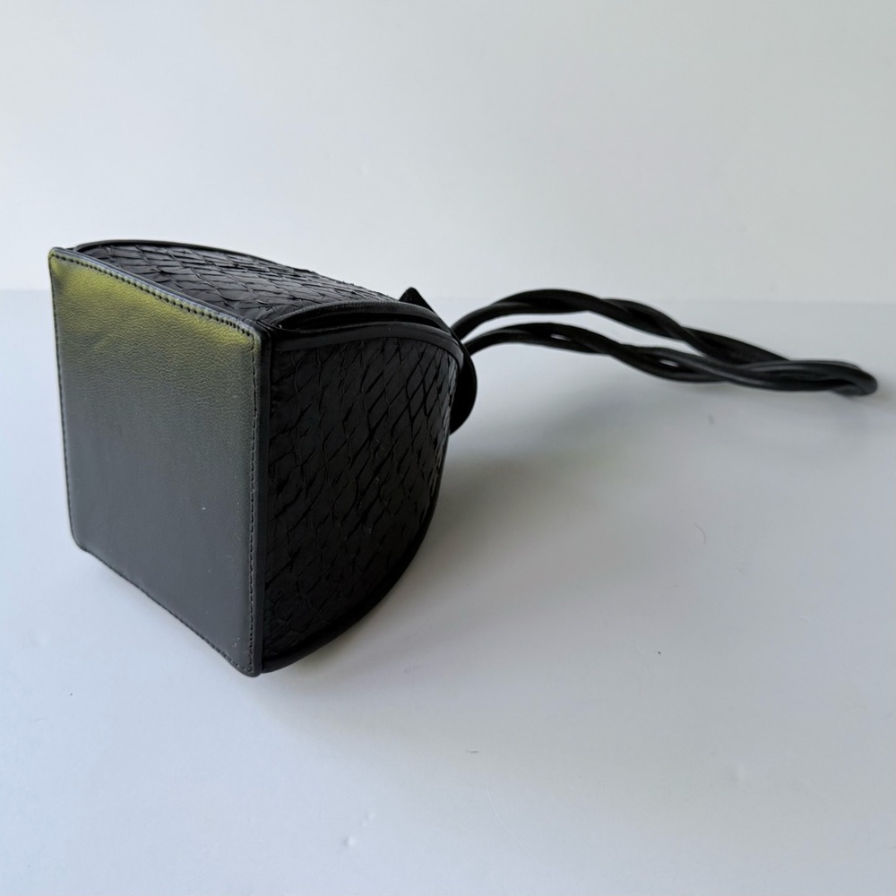 Vintage Sculptural Black Pyramid Exotic Fish Leather Box Handbag / Swing Clutch - Picture 8 of 14